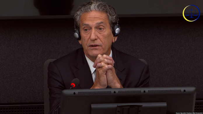 James Rubin në bankën e dëshmitarit në Hagë, më 16 shtator.