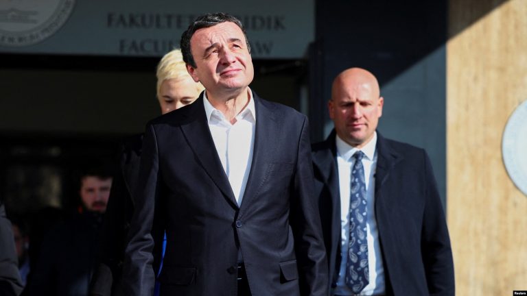 Dronët patrullojnë qiellin, tensioni rritet në terren