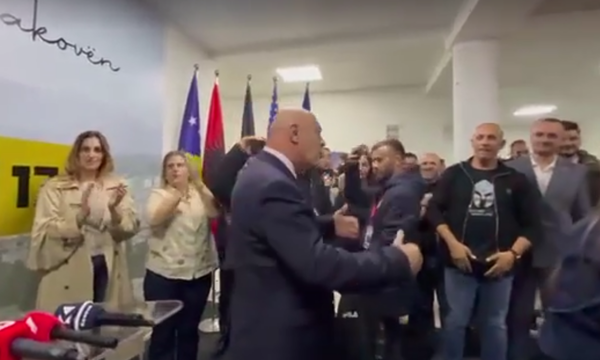 Gjini prinë në sondazhe në garën për të parin e komunës