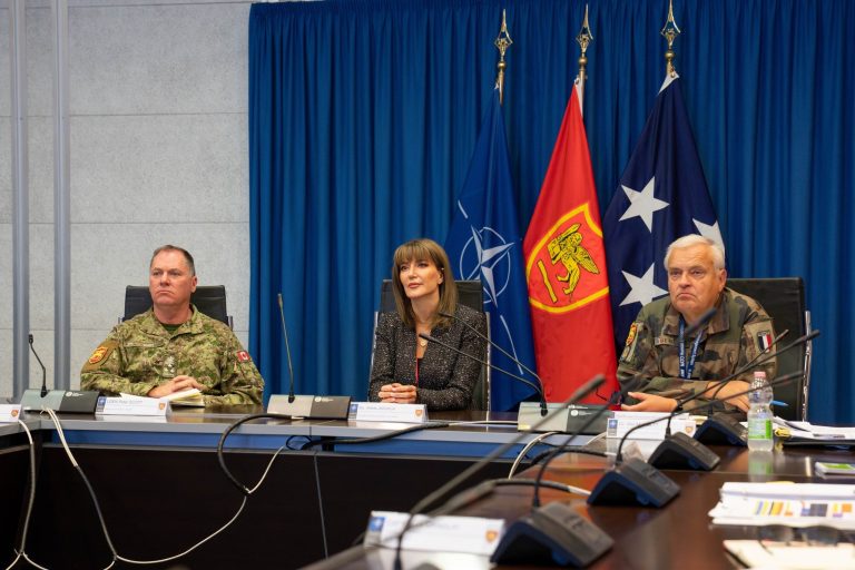 Ish-Presidentja e Kosovës viziton Komandën e NATO-s, diskutuan për rolin e Kosovës në paqen rajonale