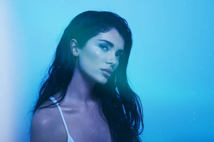 Era-Istrefi-cr-Shervin-Lainez-2018-billboard-1548