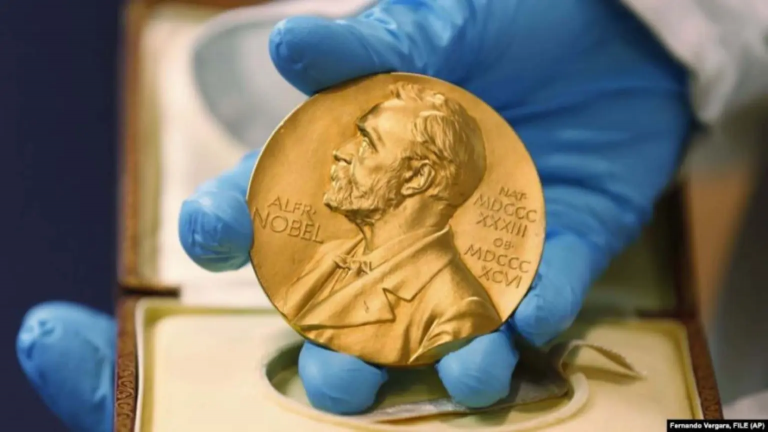 Çmimi Nobel në Ekonomi i jepet tre ekonomistëve