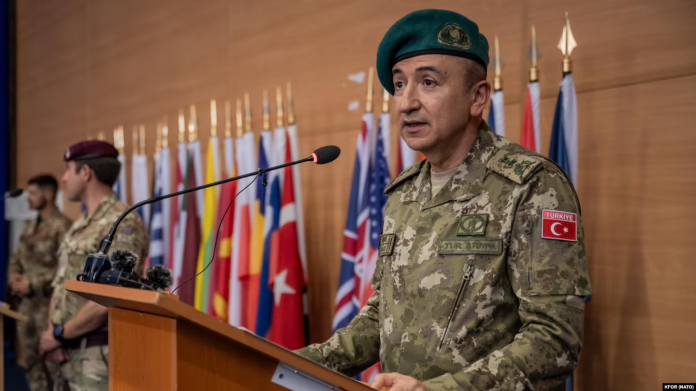 Komandanti i KFOR-it, Ozkan Ulutash.