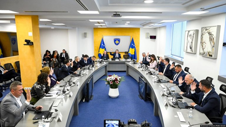 Qeveria në detyrë merr tri vendime për ndarje të mjeteve në mbledhje elektronike