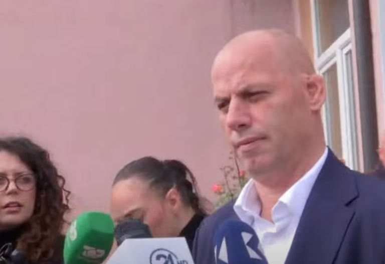 Lladrovci pas votimit: Kanë nisur probleme të vogla nëpër oborre të shkollave