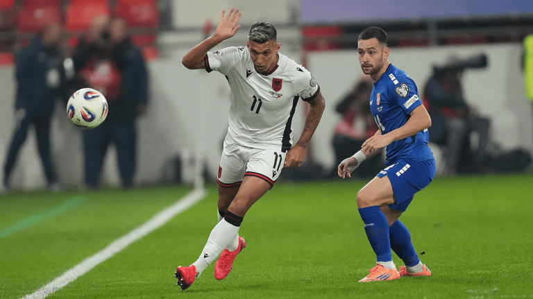 Kombëtarja demolon Serbinë në mes të Leskovcit