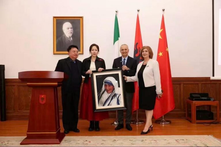 Arti dhe kultura shqiptare prezantohen në Pekin