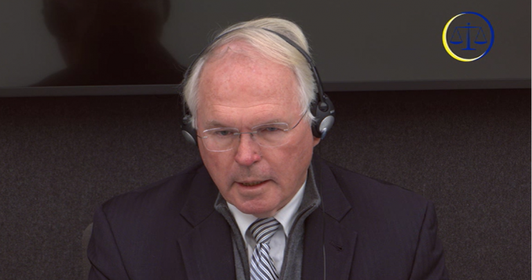 Ambasadori Hill flet për dëshminë në Hagë dhe për bisedat me Millosheviçin