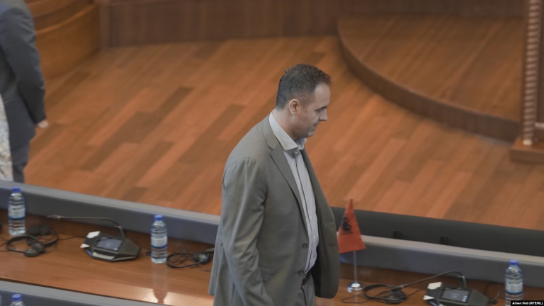 Konjufca thotë se Thaçi qeverisi me 59 deputetë