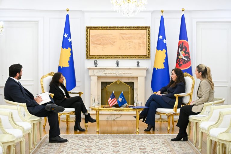 Osmani takohet me të ngarkuarën me punë të SHBA-së, Anu Prattipati