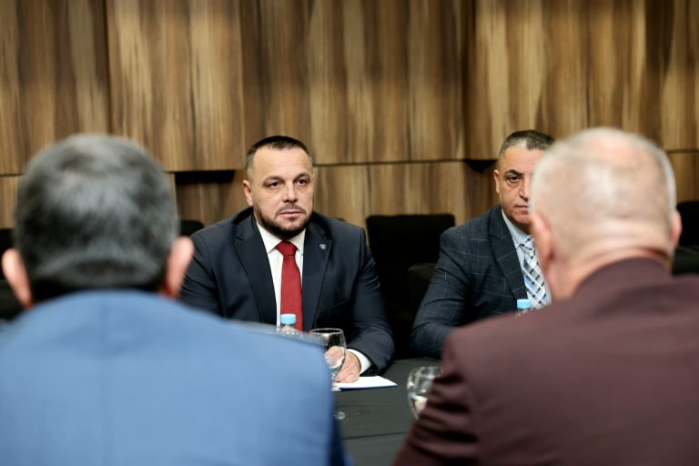 Kosova dhe Bosnja e Hercegovina shqyrtojnë forcimin e bashkëpunimit në fushën e mbrojtjes