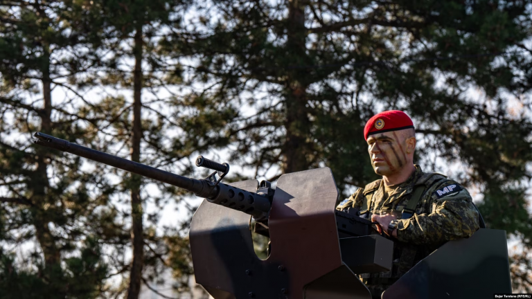 Pas tri dekadash, pritet rikthimi i prodhimit të municionit në Kosovë