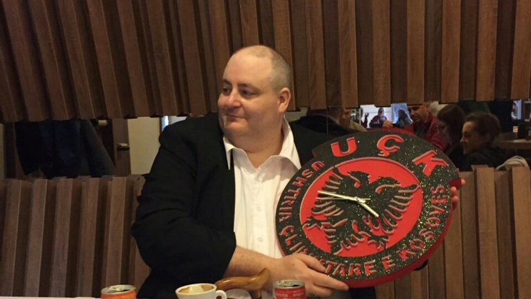 Britaniku që shërbeu në UÇK, merr shtetësinë e Kosovës