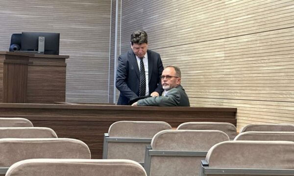 Shtyhet seanca ndaj Nagip Krasniqit dhe Isuf Zejnës pas kërkesës së mbrojtësit