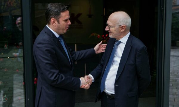 Abdixhiku pret ambasadorin francez në Kosovë, Olivier Guérot