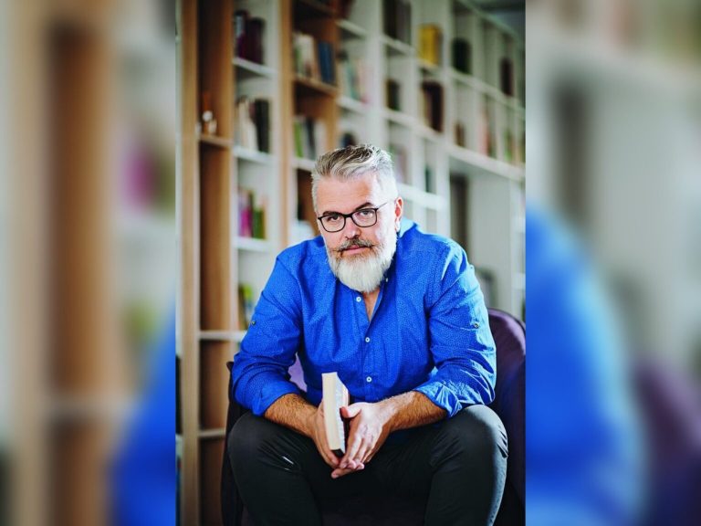 Nga “libri i ndaluar” te gjuha që flet me Zotin