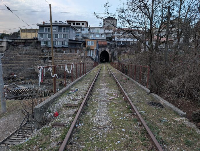 Një histori që po fshihet nga ndryshku dhe indiferenca