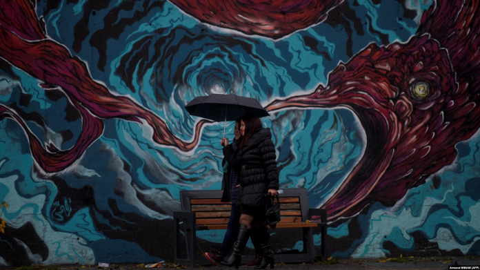 Në Kosovë, shumë gra nuk i gëzojnë të drejtat pronësore, jo për shkak të mungesës së ligjit, por për shkak të mentalitetit.