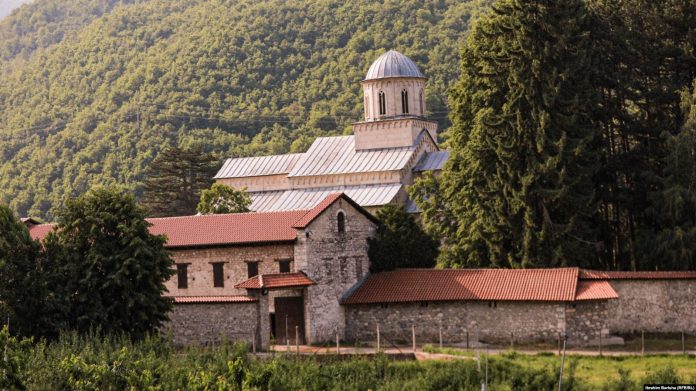 Manastiri i Deçanit.