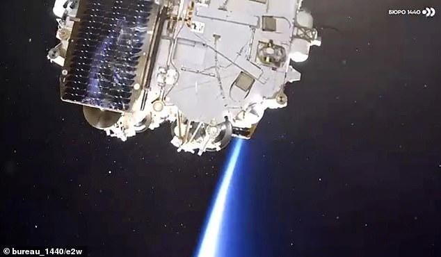 Rassvet kopijon Starlinkun e Elon Musk