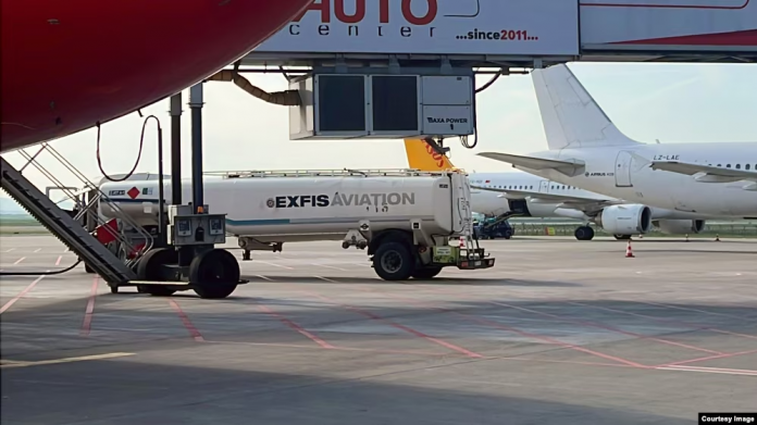 Cisterna e Exfisit në Aeroportin e Prishtinës.