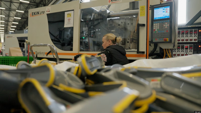 Fabrika e produkteve të pastrimit “Cadi Cleaning” në Ferizaj.