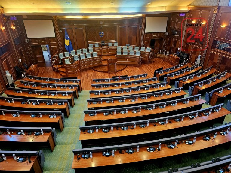 PDK-ja lëshon seancën e Kuvendit: Rezoluta për historinë e luftës shkakton përplasje mes Çitakut dhe Haxhiut