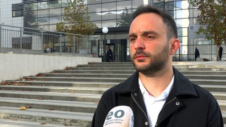 Përplasja për grantet, Paris Guri “gozhdon” Faton Pecin: E kam ditur që është hajn, por që s’di të lexojë e kuptova sot