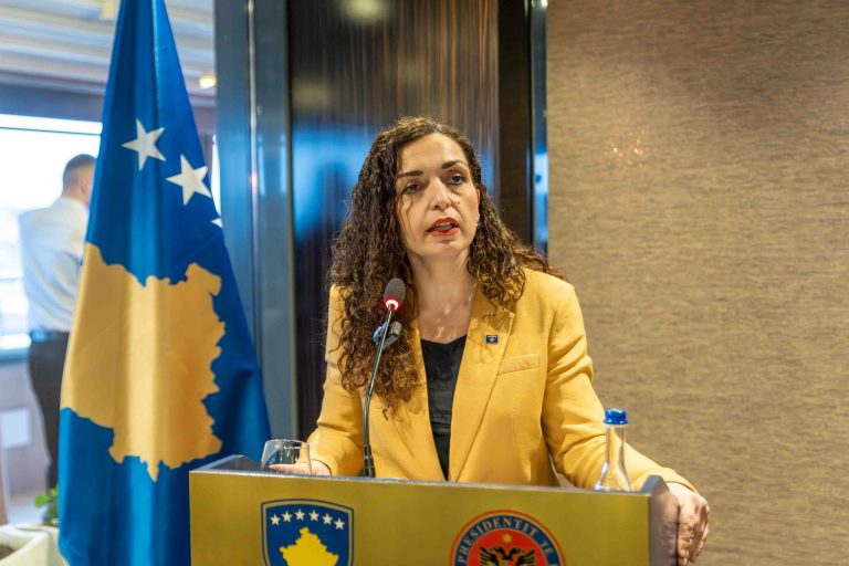 Osmani organizoi sonte pritje me rastin e largimit nga detyra