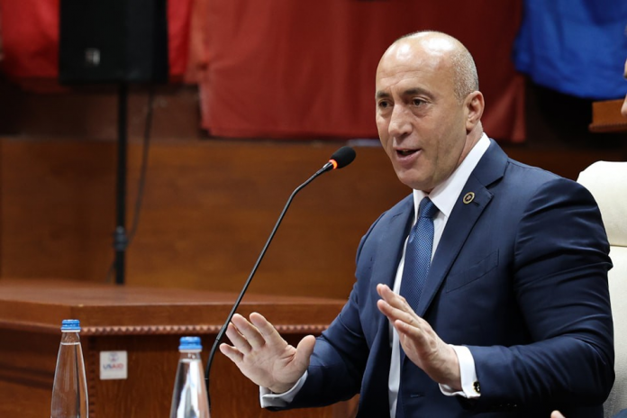 Reagimi i Haradinajt për 1 Maj: Kritika të ashpra qeverisë për pagat dhe ikjen e rinisë