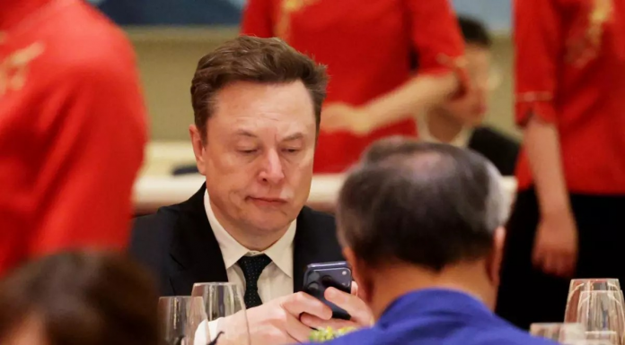 Sinjali i Musk nga Pekini: 