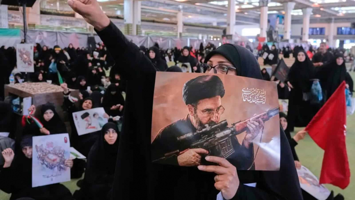 irani-mohon-marreveshjen-ngushtica-e-hormuzit-fars-news-trump