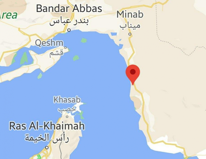 Shpërthime raportohen në Sirik të Iranit mes përshkallëzimit SHBA–Iran, ndërsa ende pritet konfirmimi nëse bëhet fjalë për sulme të reja amerikane.